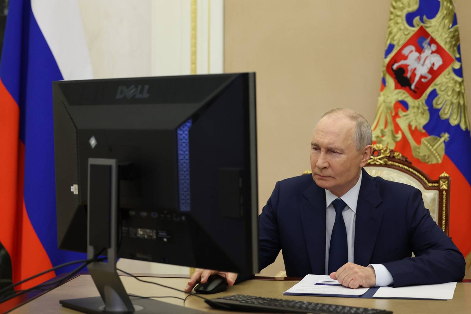 Путин гласува електронно на изборите в Русия